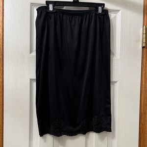 Vintage Body Lites Black Slip With Slit & Lace Trim—size medium